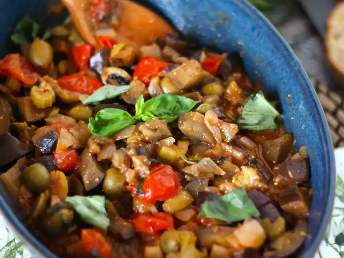 Caponata siciliana, resep Italia yang cepat dan mudah yang tidak boleh dilewatkan - foto 2