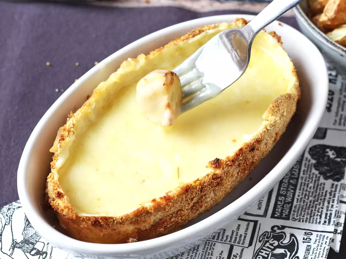 Caprice dilapisi tepung roti para dewa dengan kentang penggorengan - foto 4