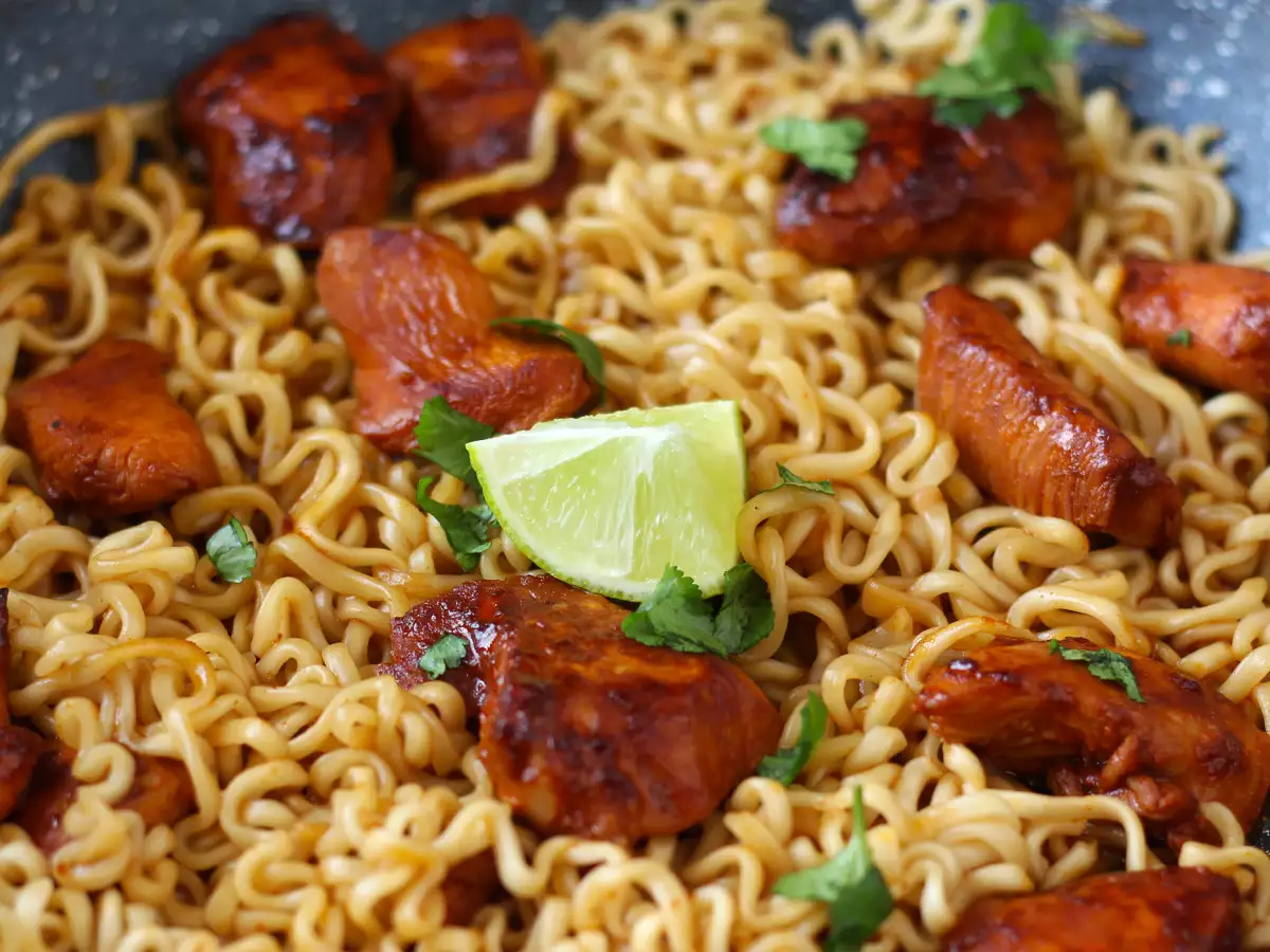 Cara Memasak Mi Buldak Habanero Lime dengan Ayam Marinasi - foto 7