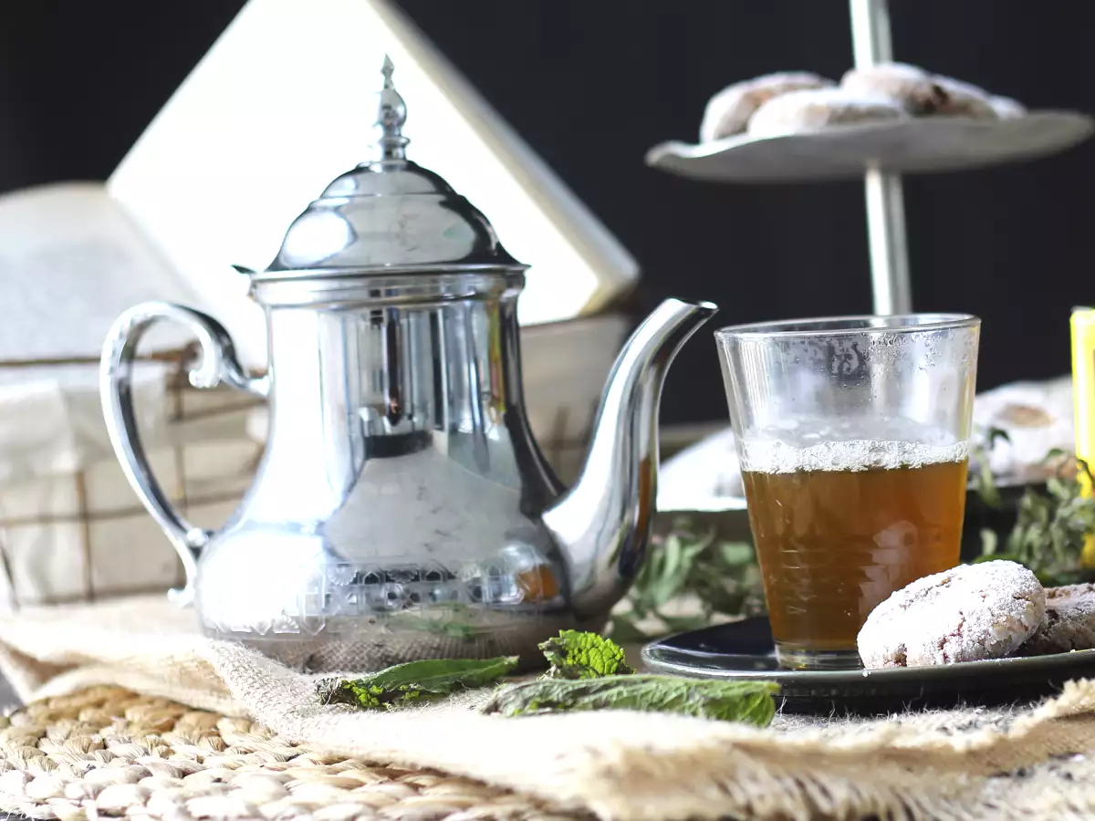 Cara menyiapkan teh peppermint Maroko yang otentik - foto 2