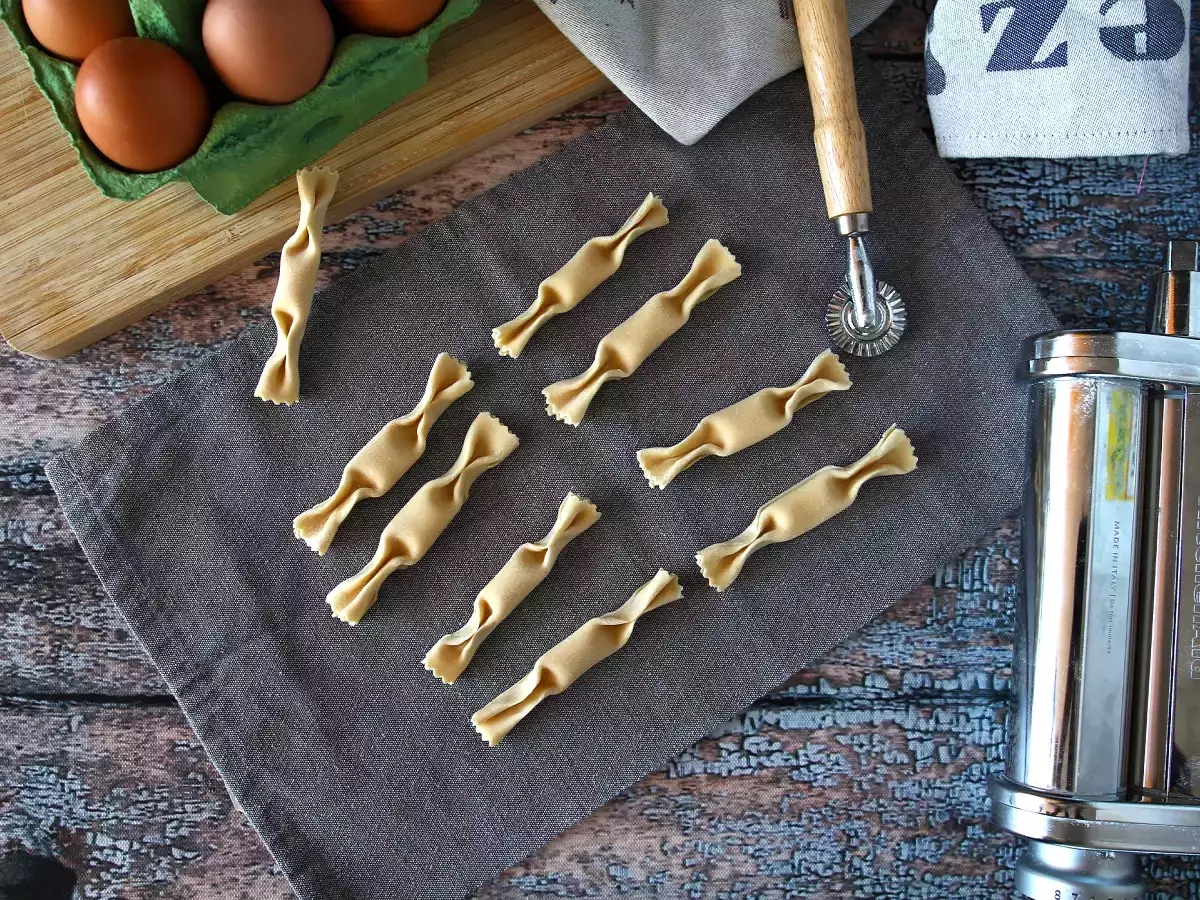 Caramelle, ravioli berbentuk permen dengan isian labu dan ricotta - foto 4