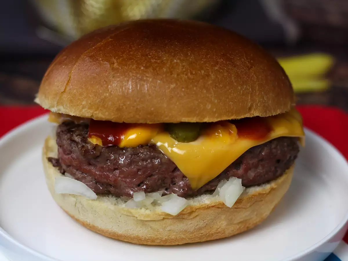 Cheeseburger, burger keju terkenal yang disukai semua orang! - foto 5