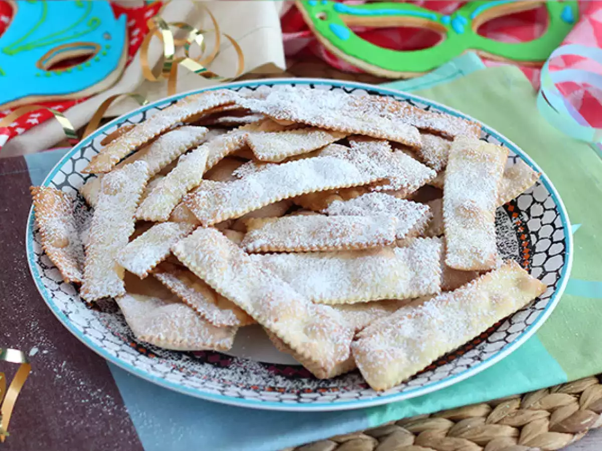 Chiacchiere di Carnevale – bugnes Italia panggang - foto 3