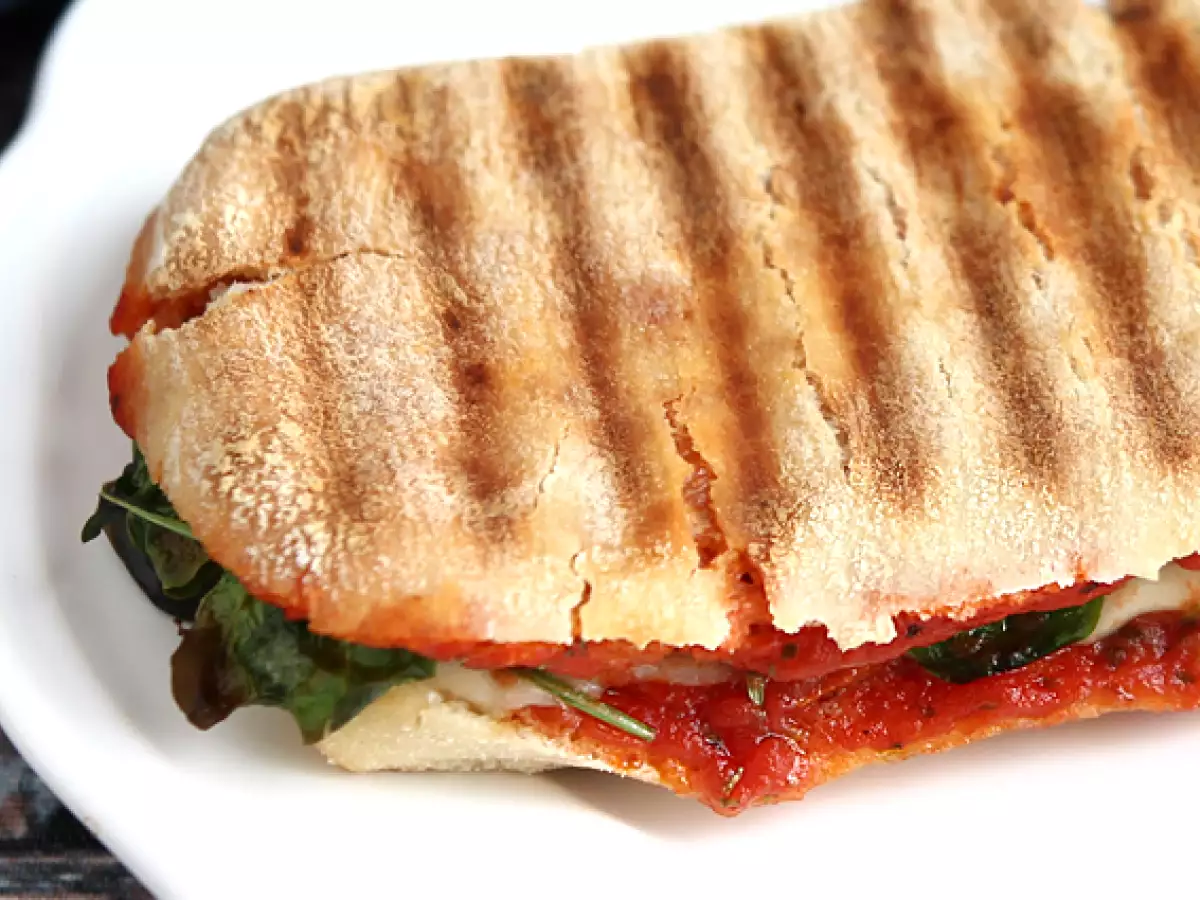 Chorizo dan Emmental Panini - foto 4