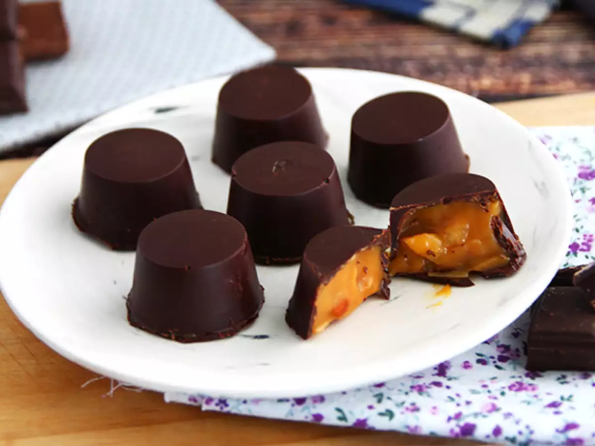 Cokelat Isi Karamel Mentega Asin dan Almond