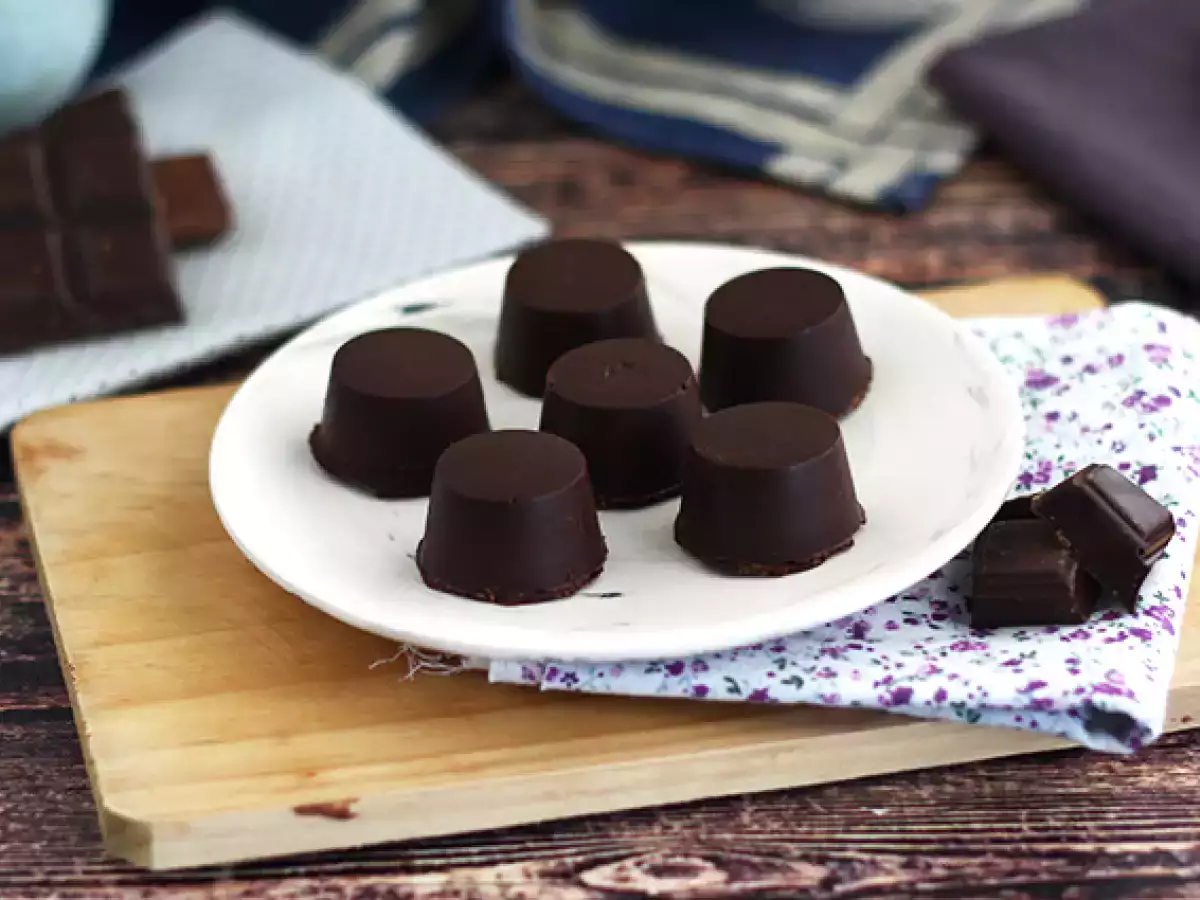 Cokelat yang diisi dengan karamel mentega asin dan kacang almond - foto 3