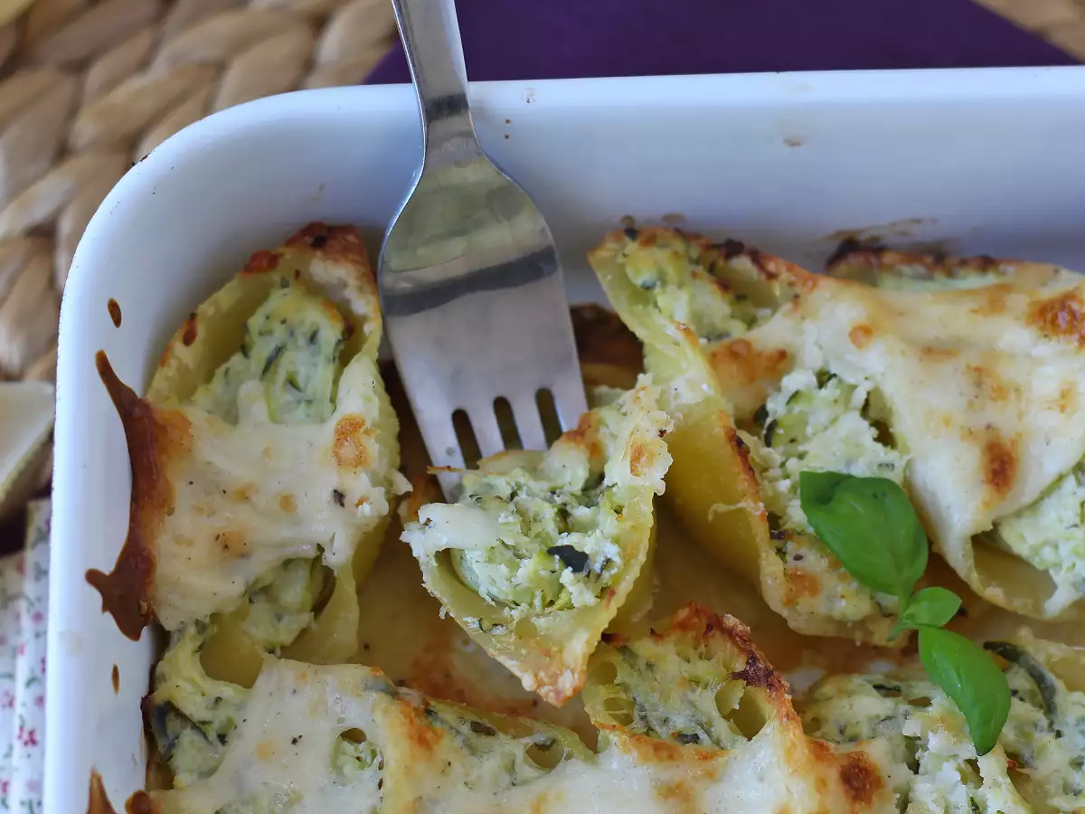 Conchiglioni isi ricotta, zucchini, dan lemon: lembut dengan lapisan gratin - foto 4