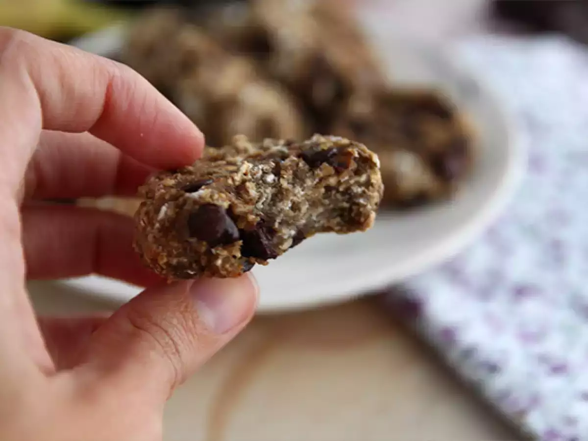Cookies Pisang dan Cokelat 3 Bahan - foto 4