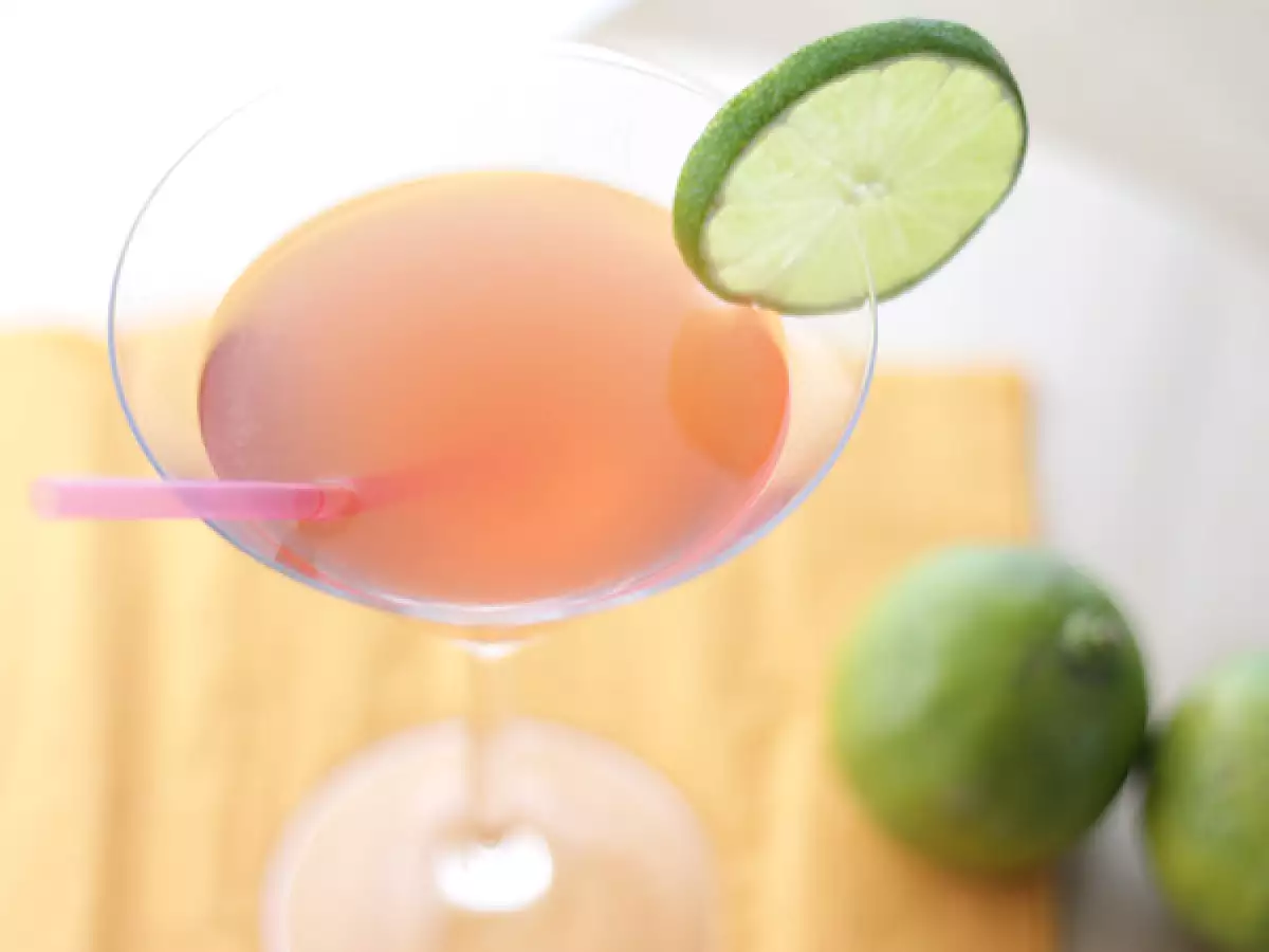 Cosmopolitan dengan jus cranberry - foto 2