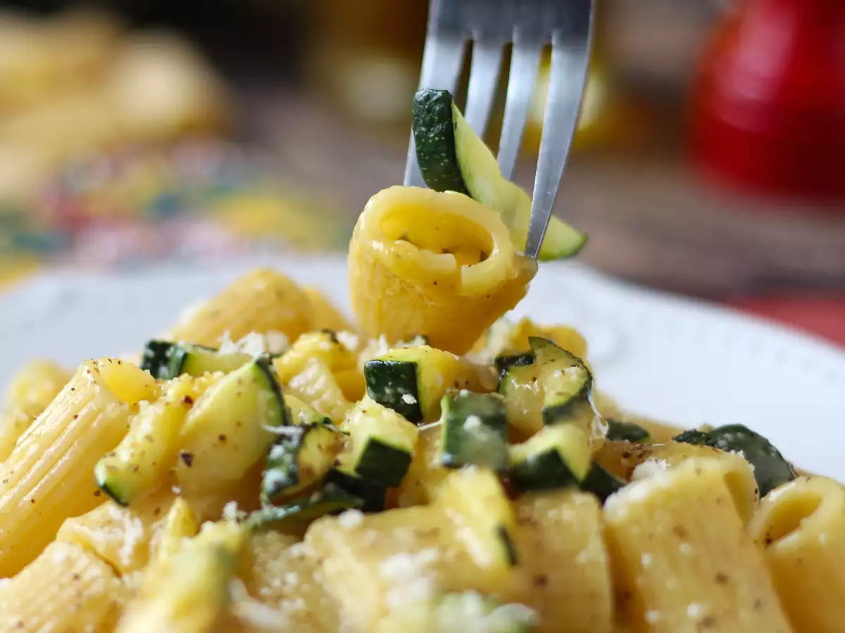 Courgette Carbonara: resep vegetarian yang mudah dibuat - foto 4