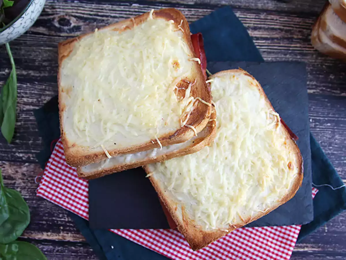 Croque-monsieur gourmet dengan saus béchamel - foto 4