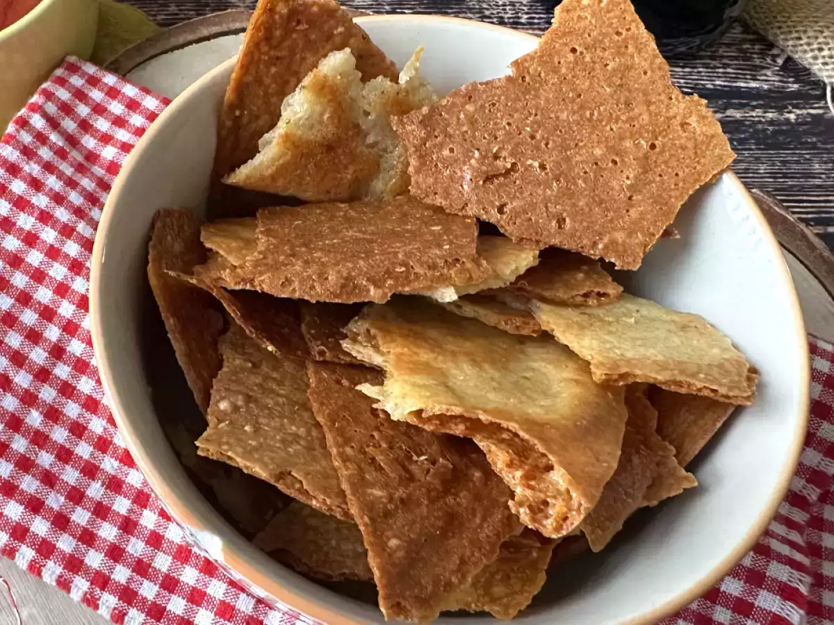 Crostini, camilan pembuka berbahan parmesan yang renyah - foto 2