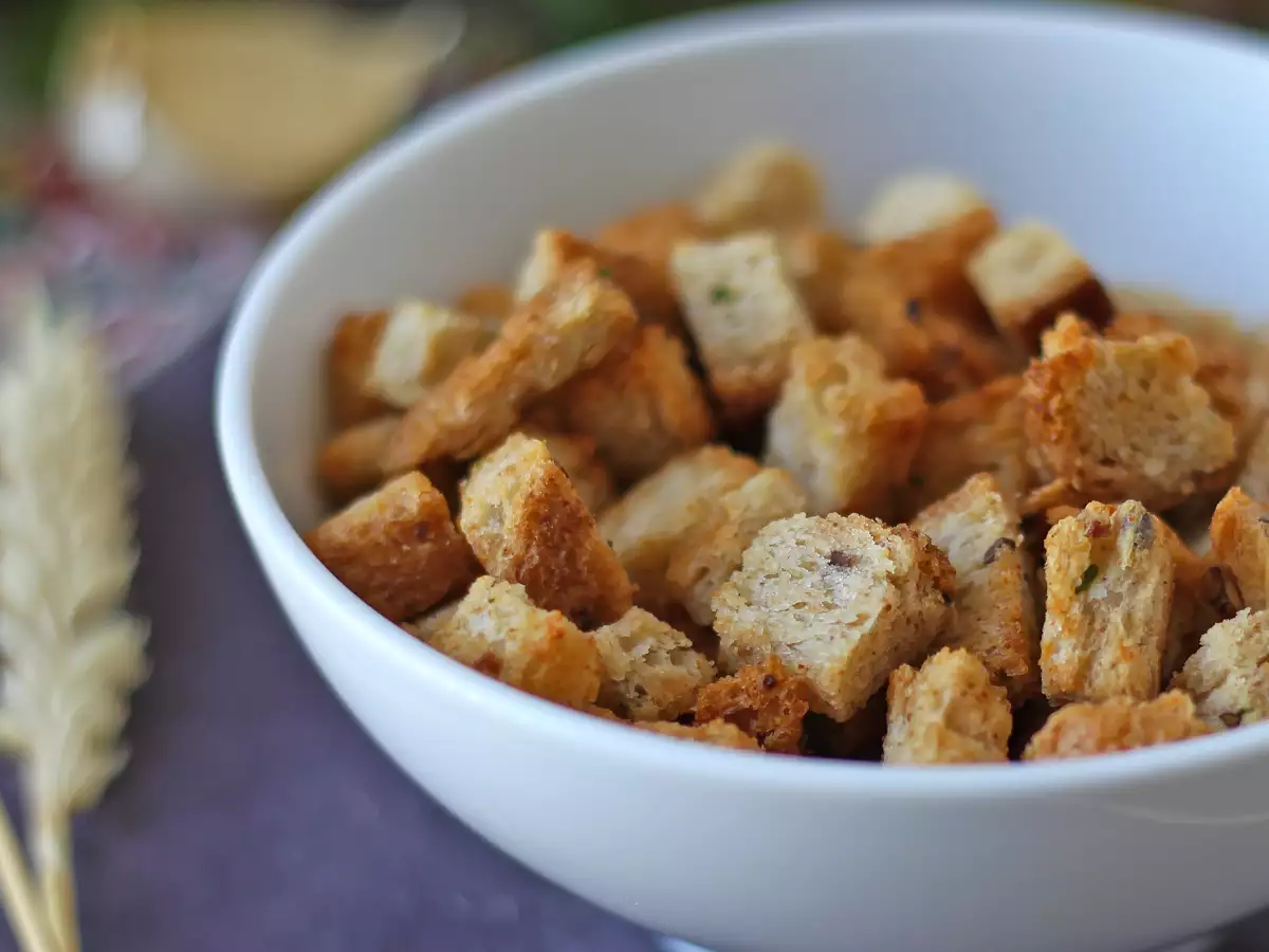 Crouton herba yang renyah di dalam Air Fryer (cepat dan mudah) - foto 3
