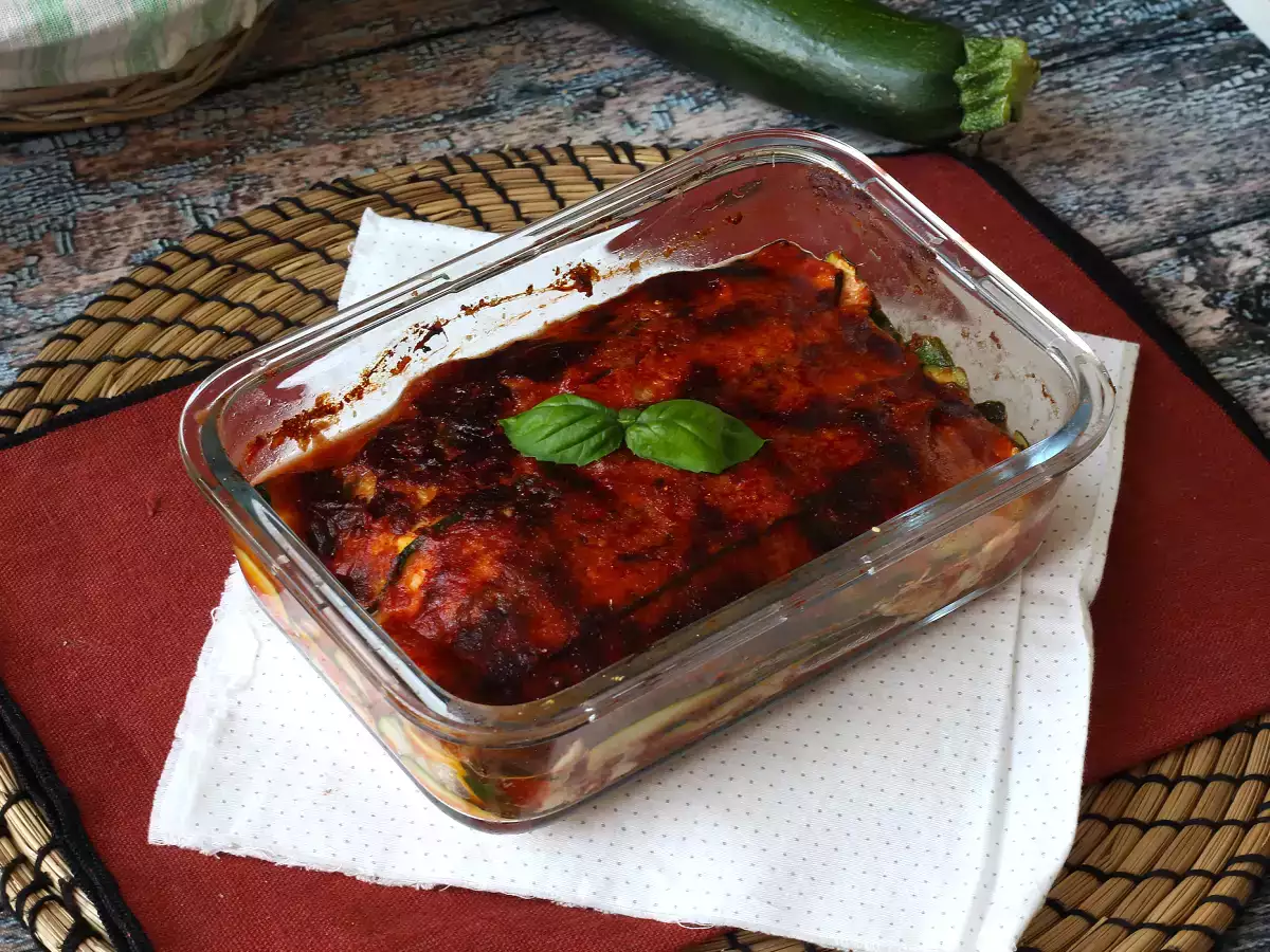 Cukini parmigiana dalam penggorengan udara: cepat, ringan, dan renyah - foto 6