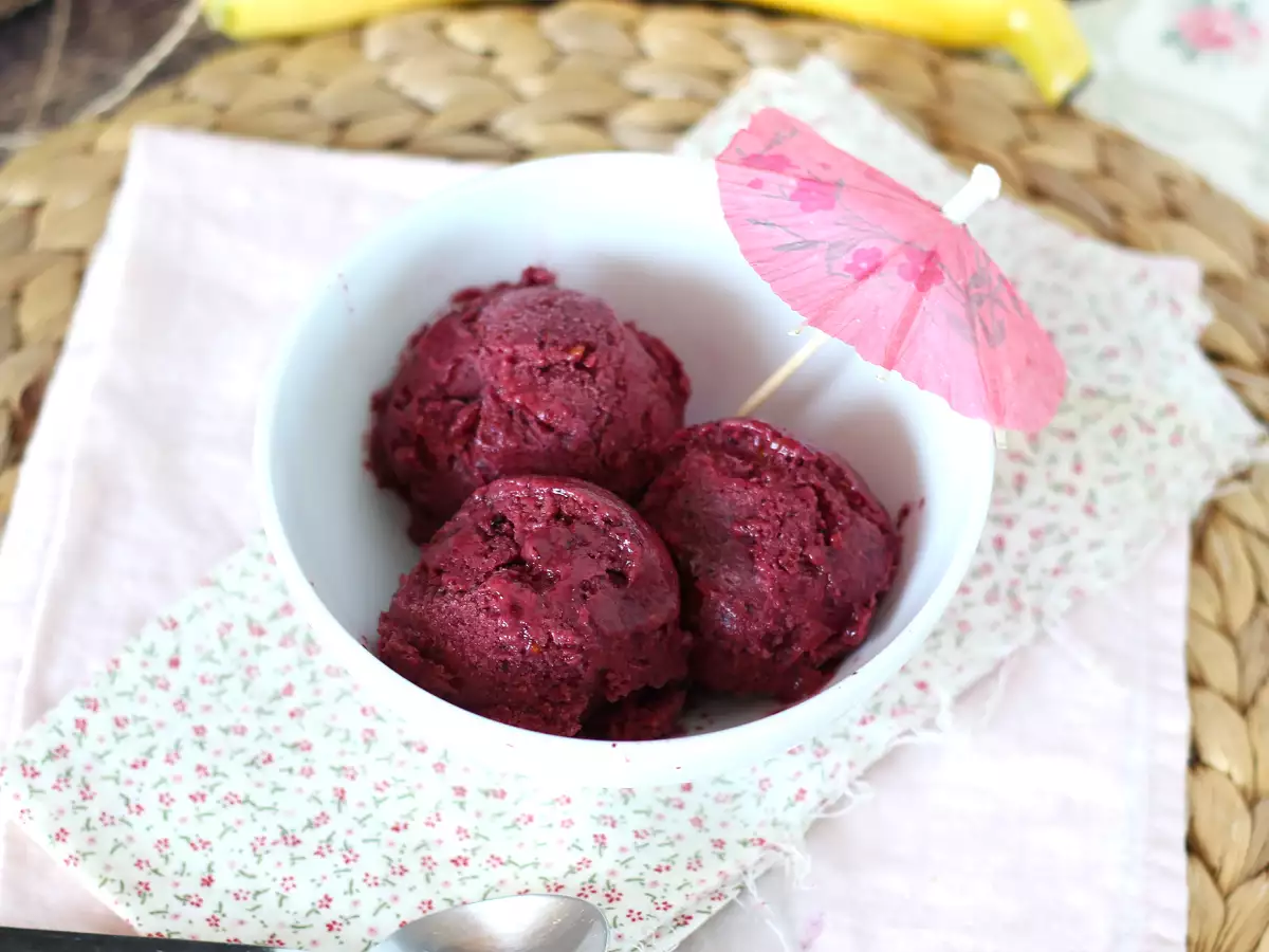 Es krim buah merah vegan: pisang krim yang enak, sangat mudah dibuat! - foto 4