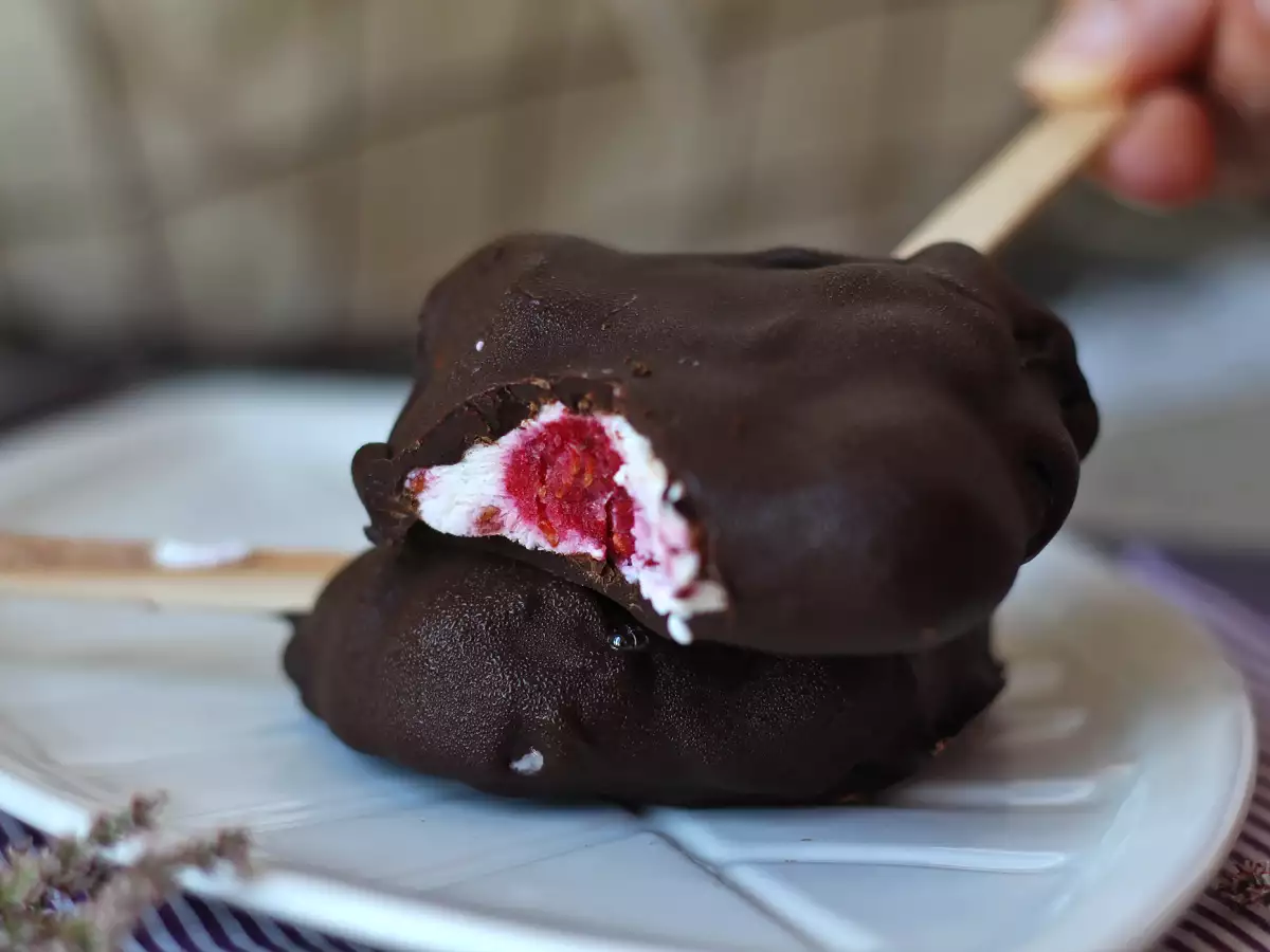 Es Loli Skyr, Raspberry, dan Cokelat: Camilan Sehat untuk Hari yang Cerah! - foto 7