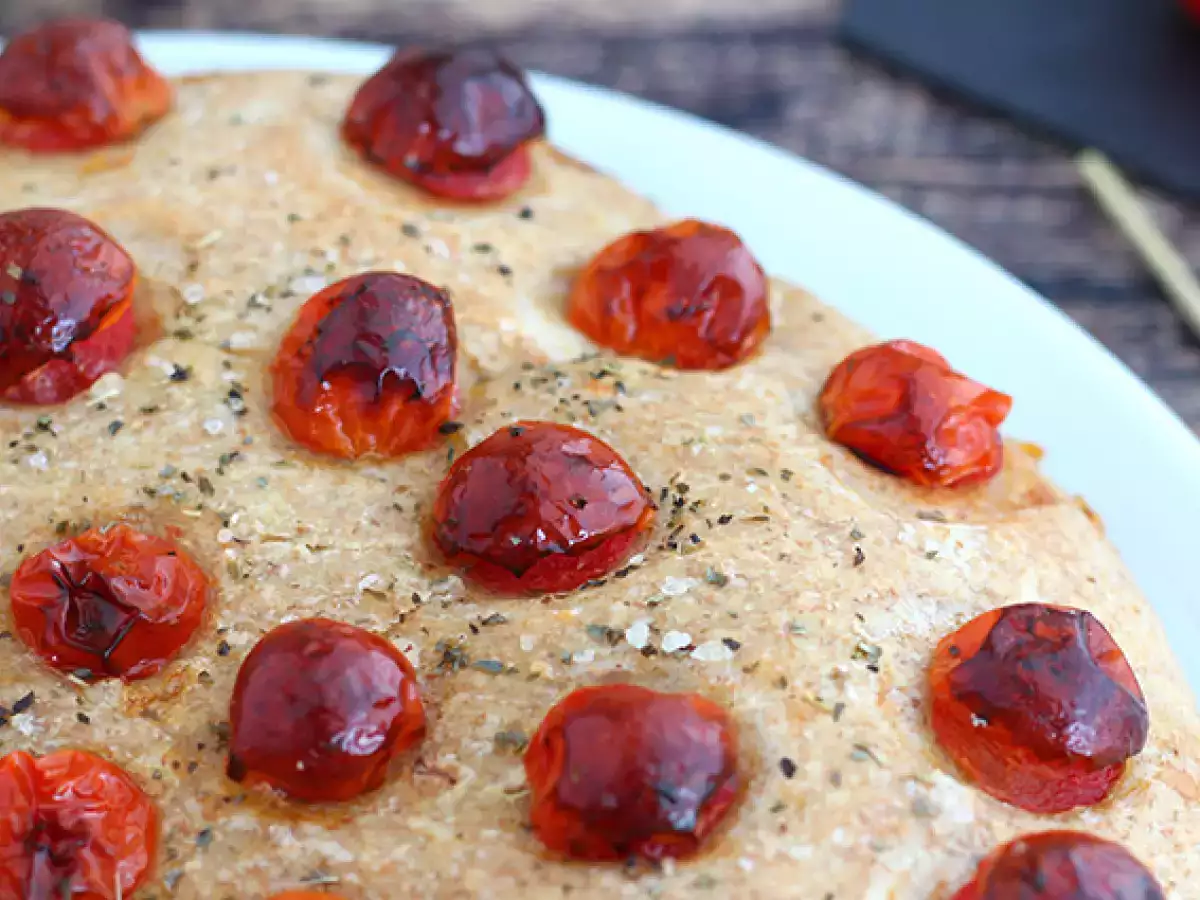 Focaccia dengan tomat ceri - foto 3