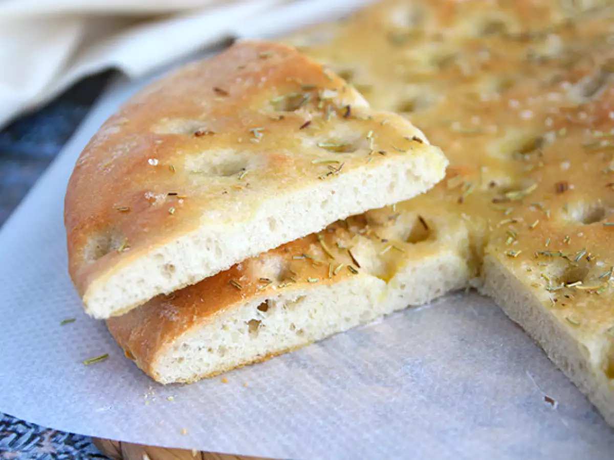 Focaccia, roti Italia dengan rosemary - foto 4