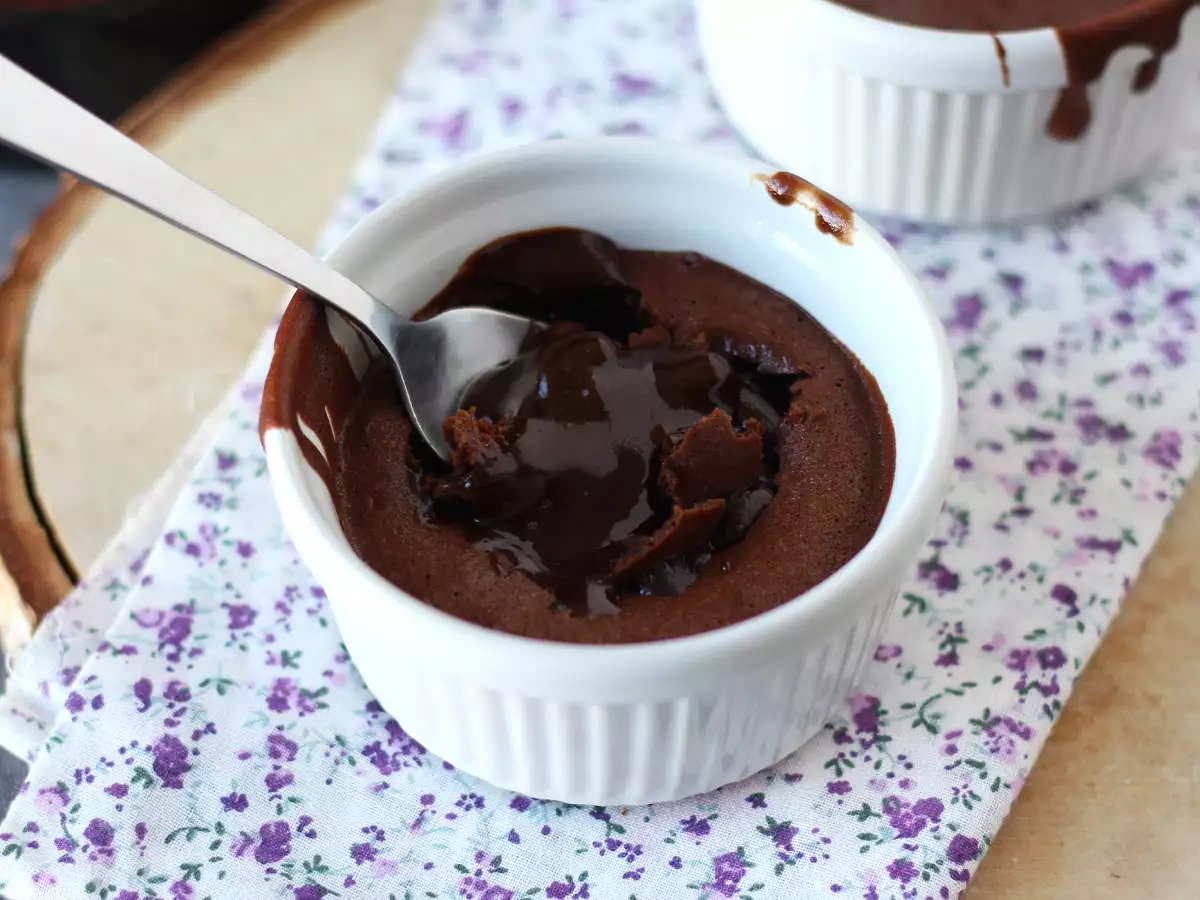 Fondant Cokelat Air Fryer dengan Isian Lumer! - foto 7