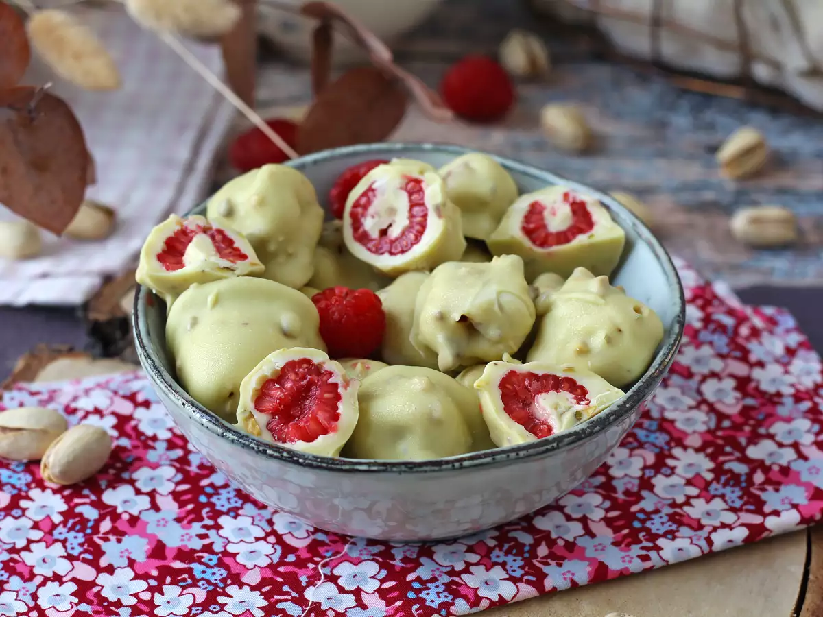 Franui dengan pistachio, raspberry berlapis yang lezat, meleleh dan renyah - foto 6