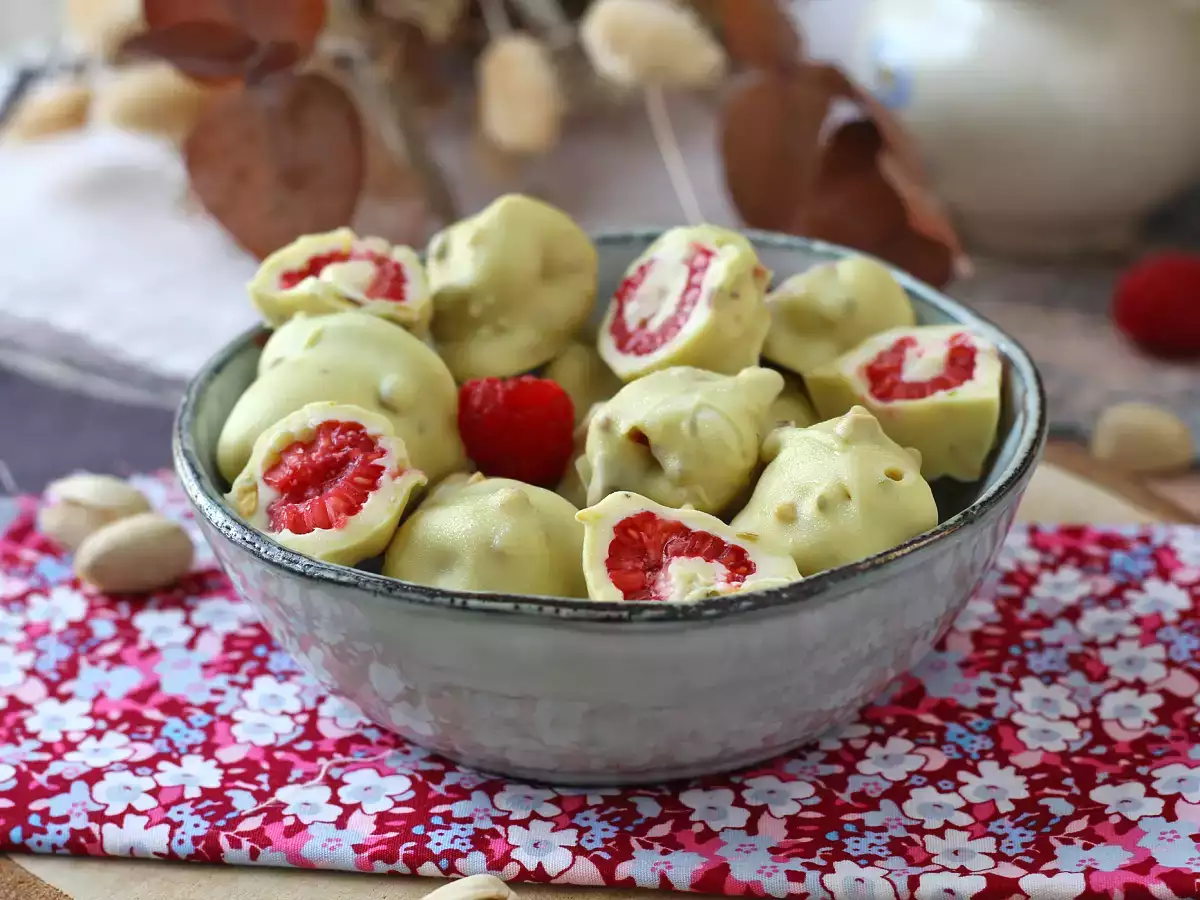 Franui dengan pistachio, raspberry berlapis yang lezat, meleleh dan renyah - foto 8