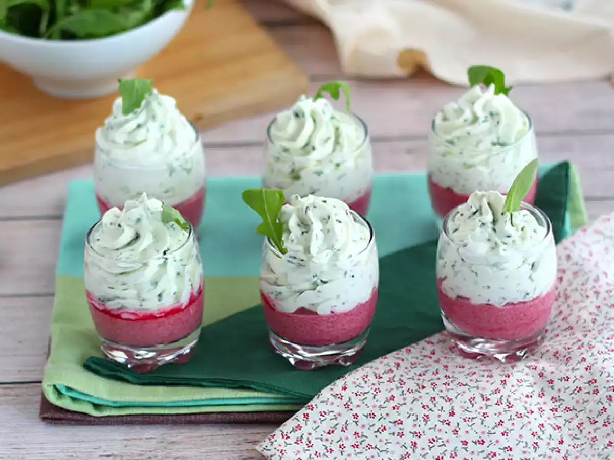 Gelas Saji Bit dengan Mousse Rukola