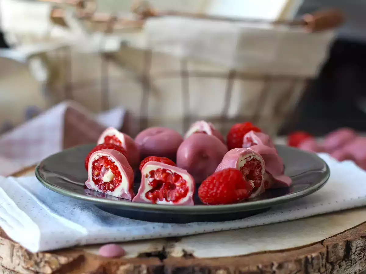 Gigitan raspberry, cokelat putih, dan cokelat ruby ala Franui - foto 3