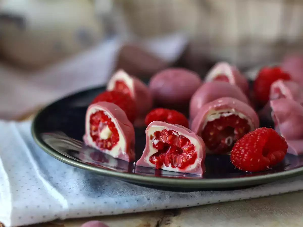 Gigitan raspberry, cokelat putih, dan cokelat ruby ala Franui - foto 5