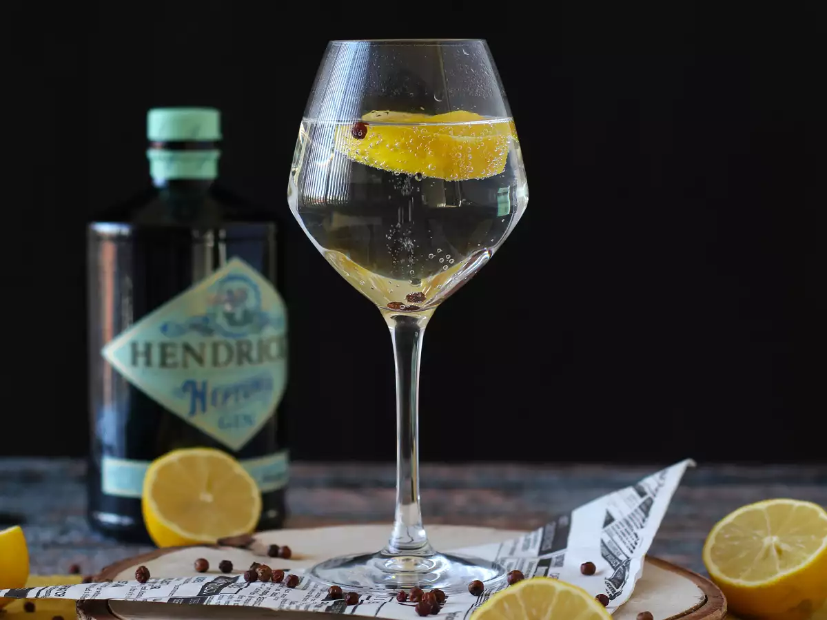 Gin dan tonik, koktail klasik untuk aperitif!