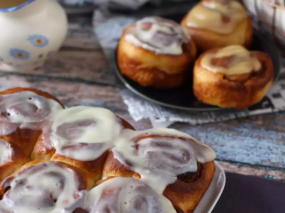 Gulungan kayu manis, brioche kayu manis dengan lapisan gula vanila - foto 3