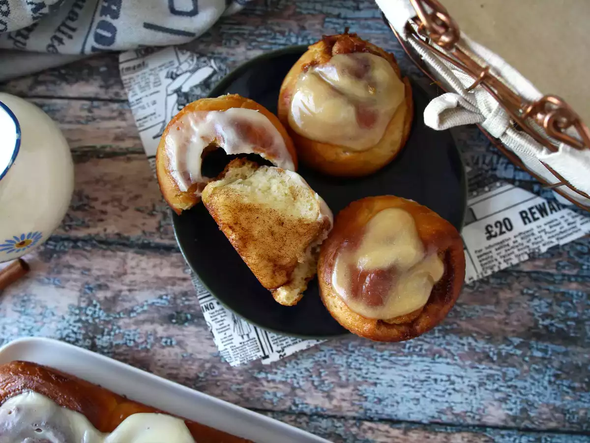 Gulungan kayu manis, brioche kayu manis dengan lapisan gula vanila - foto 5