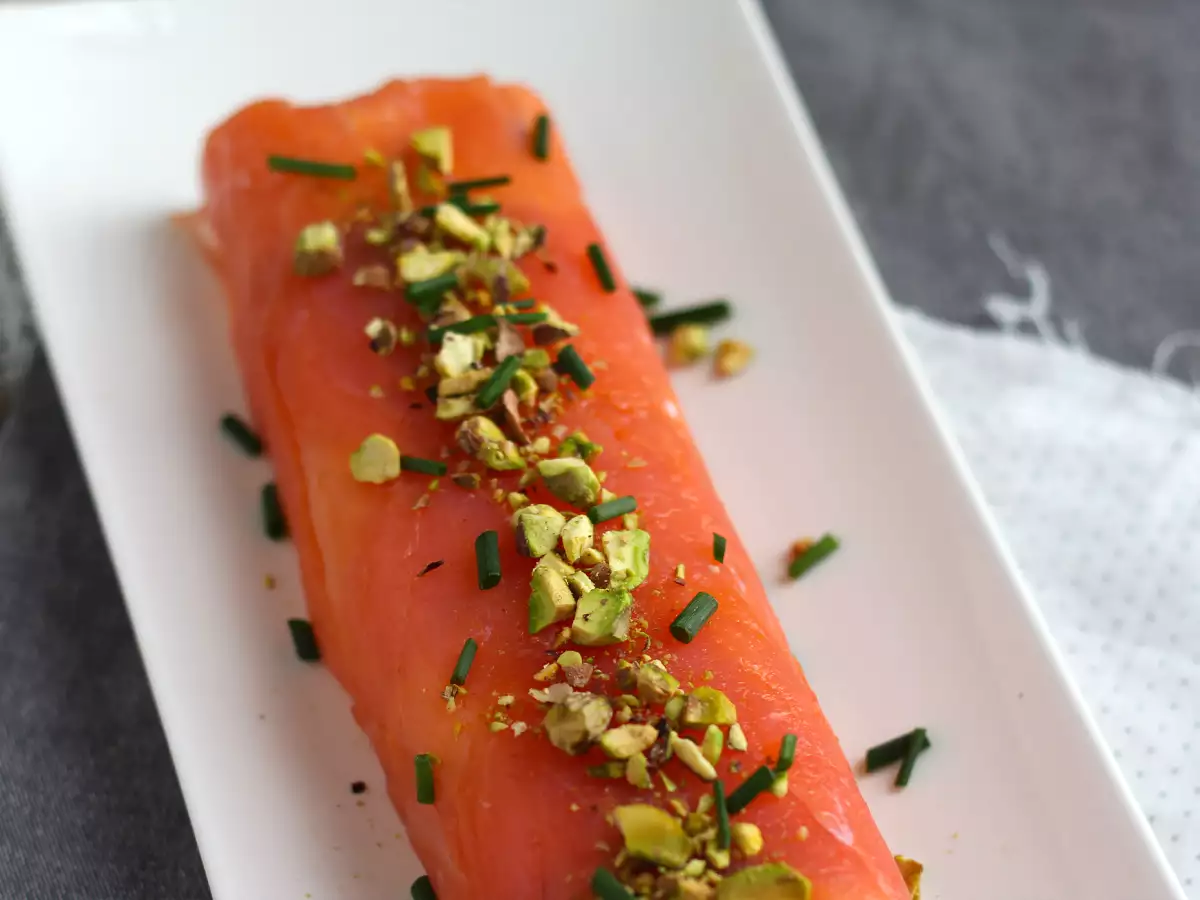Gulungan Salmon Asap dengan Ricotta dan Pistachio - foto 2