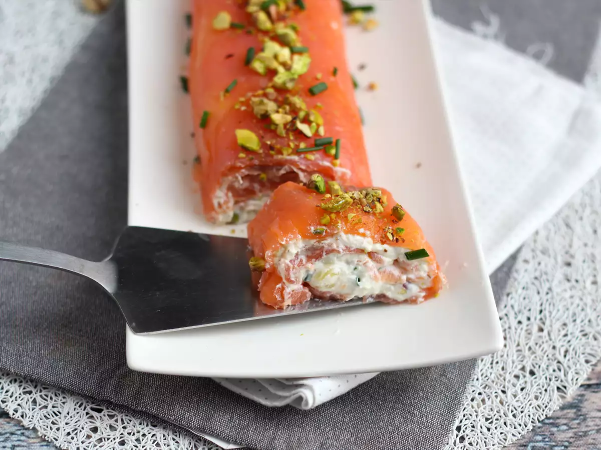 Gulungan Salmon Asap dengan Ricotta dan Pistachio - foto 3