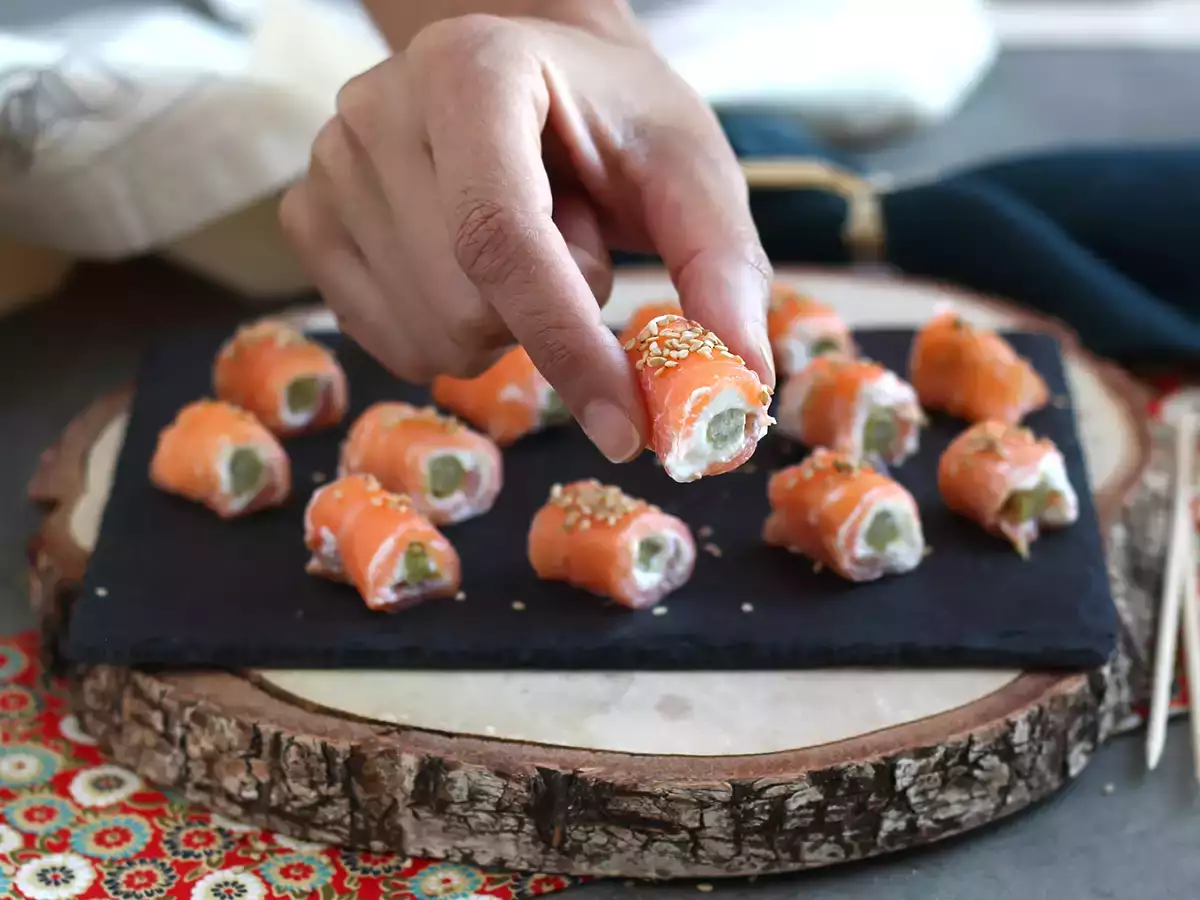 Gulungan salmon dengan keju kambing dan asparagus - foto 2