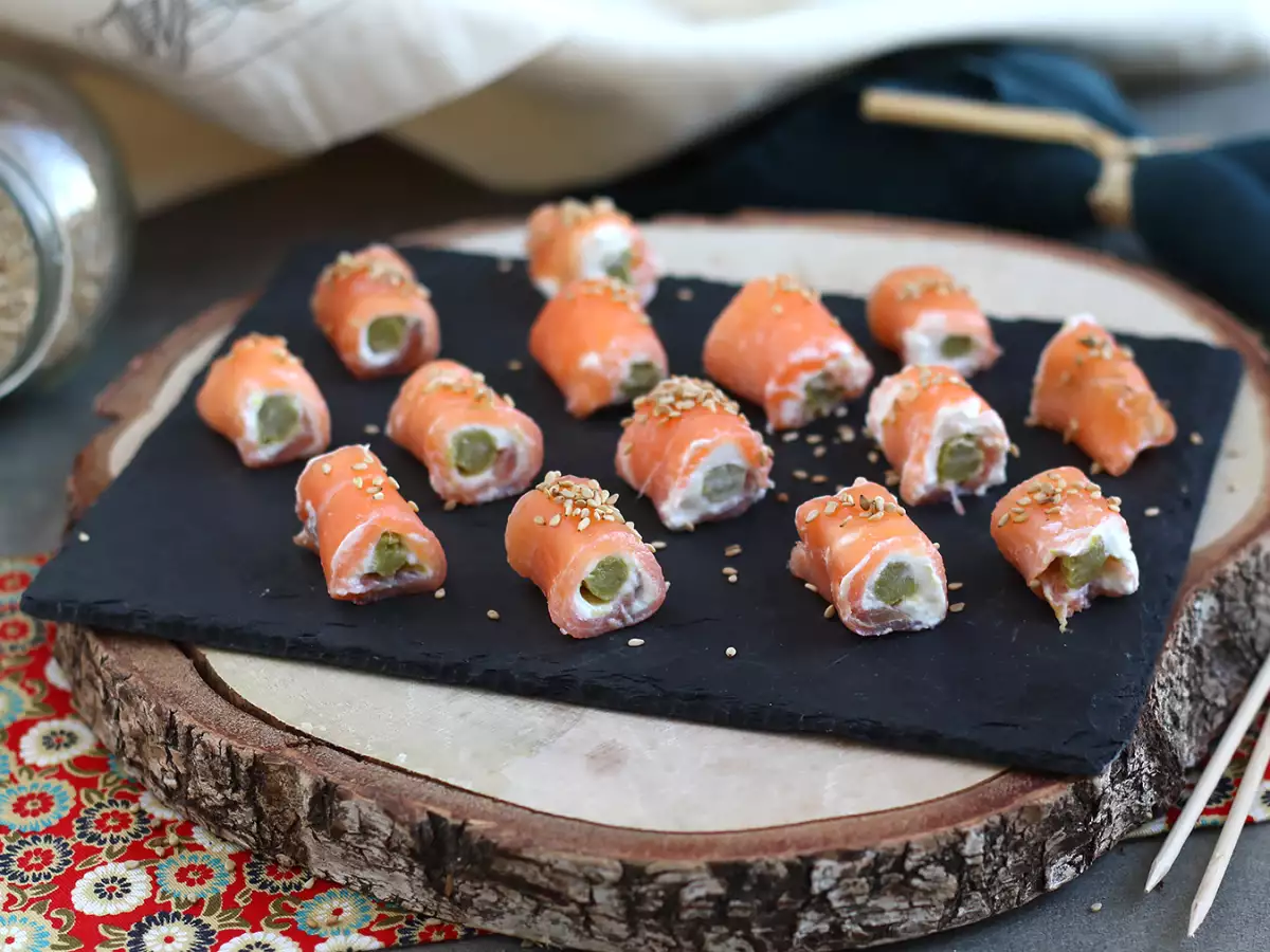 Gulungan salmon dengan keju kambing dan asparagus - foto 4