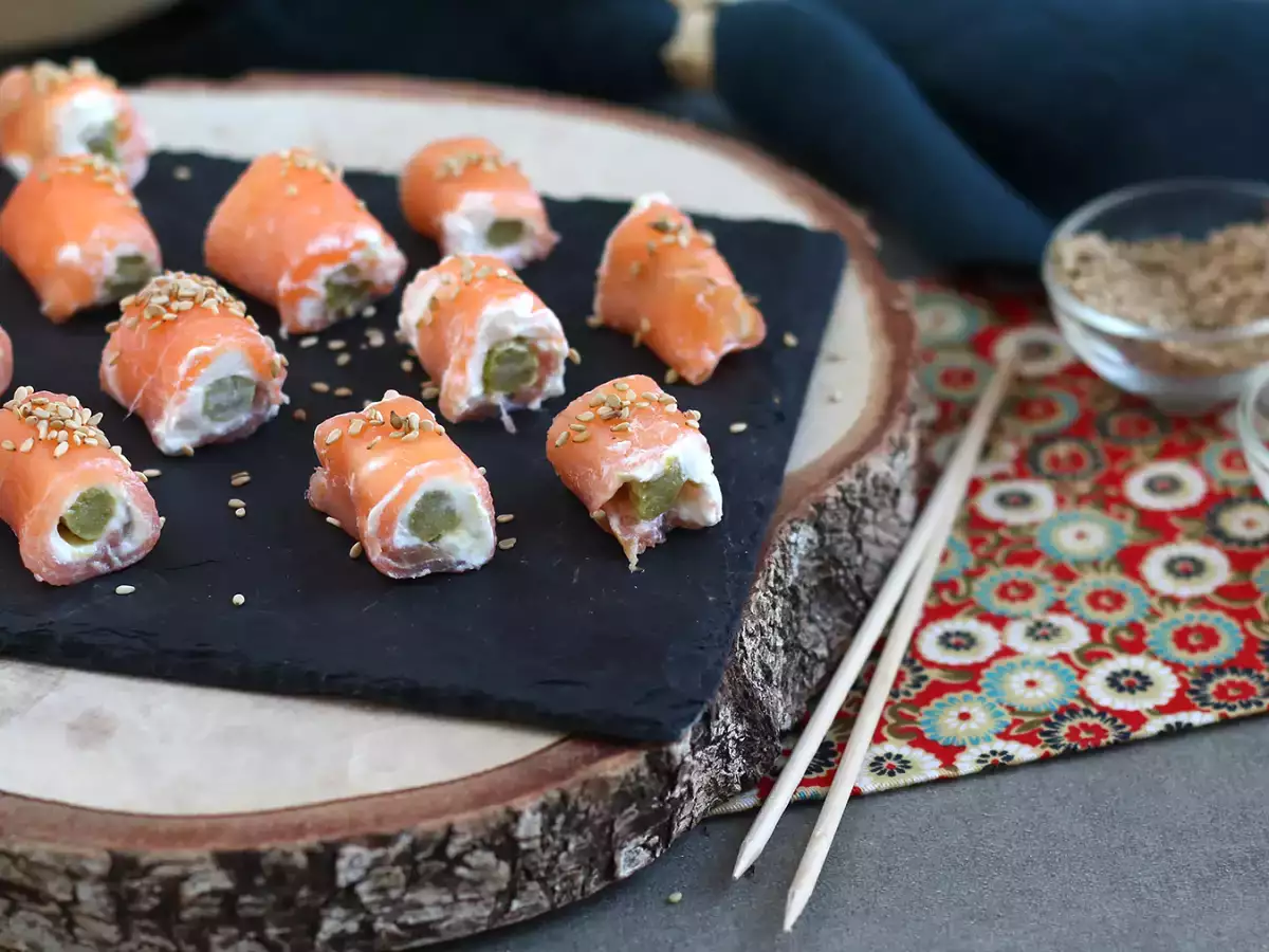 Gulungan salmon dengan keju kambing dan asparagus - foto 5