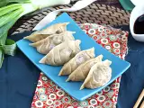 Gyozas dengan ayam, wortel, dan jamur, foto 1