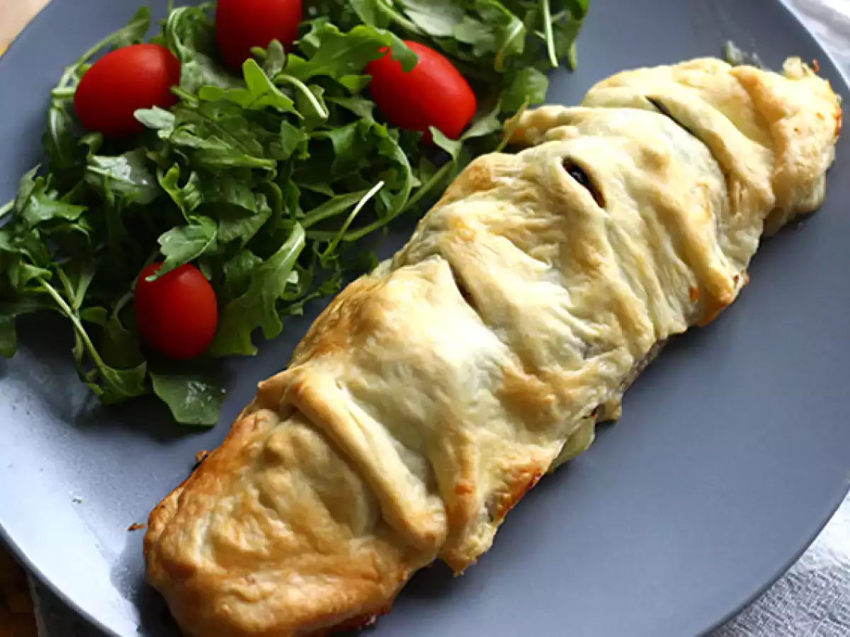 Hake dalam puff pastry dengan bayam - foto 2