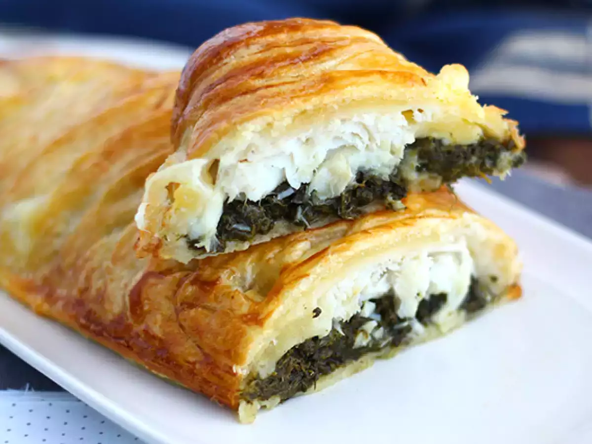 Ikan dalam kulit puff pastry dengan bayam dan keju mozzarella - foto 2