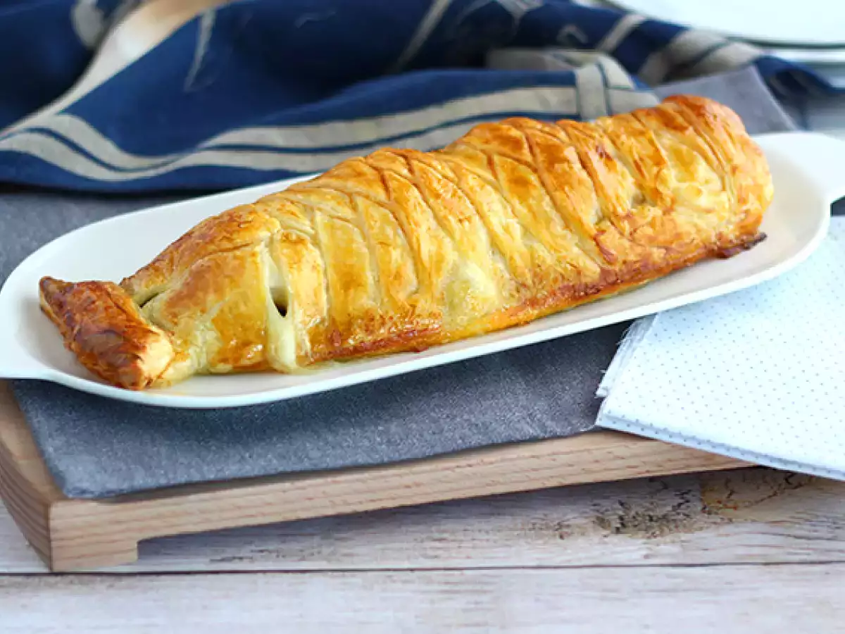 Ikan dalam kulit puff pastry dengan bayam dan keju mozzarella - foto 3