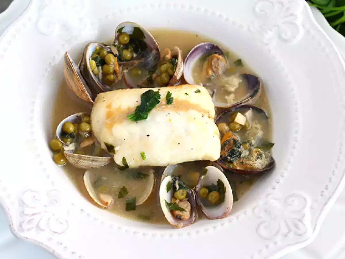 Ikan tongkol, kerang, dan kacang polong rebus - foto 2