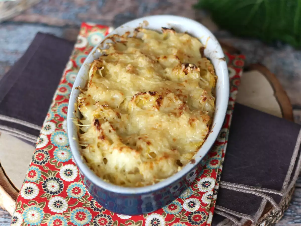 Kangkung gratin dengan saus béchamel dan keju - foto 3