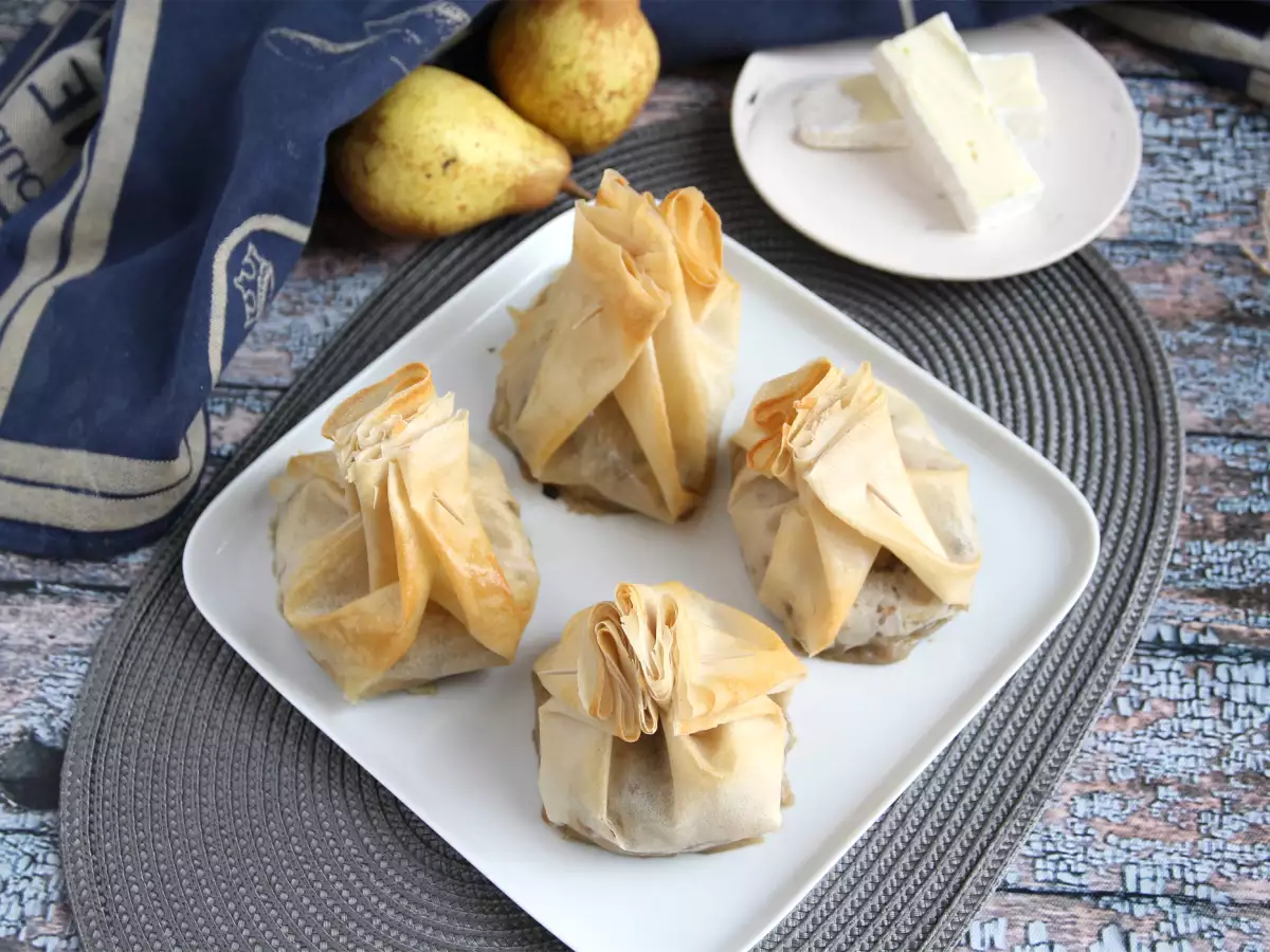Kantong Pastry Renyah Isi Jamur, Keju Brie, dan Pir - foto 2