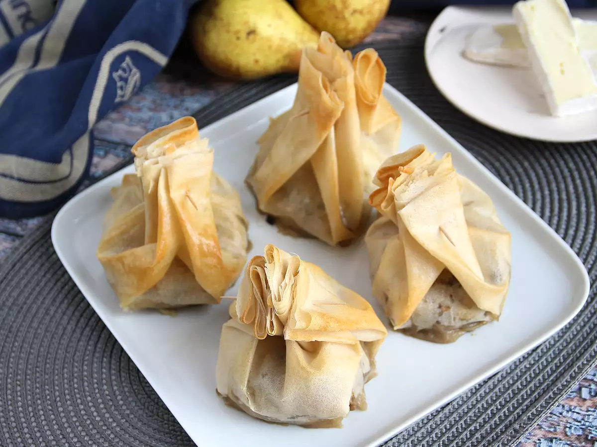 Kantong Pastry Renyah Isi Jamur, Keju Brie, dan Pir - foto 4