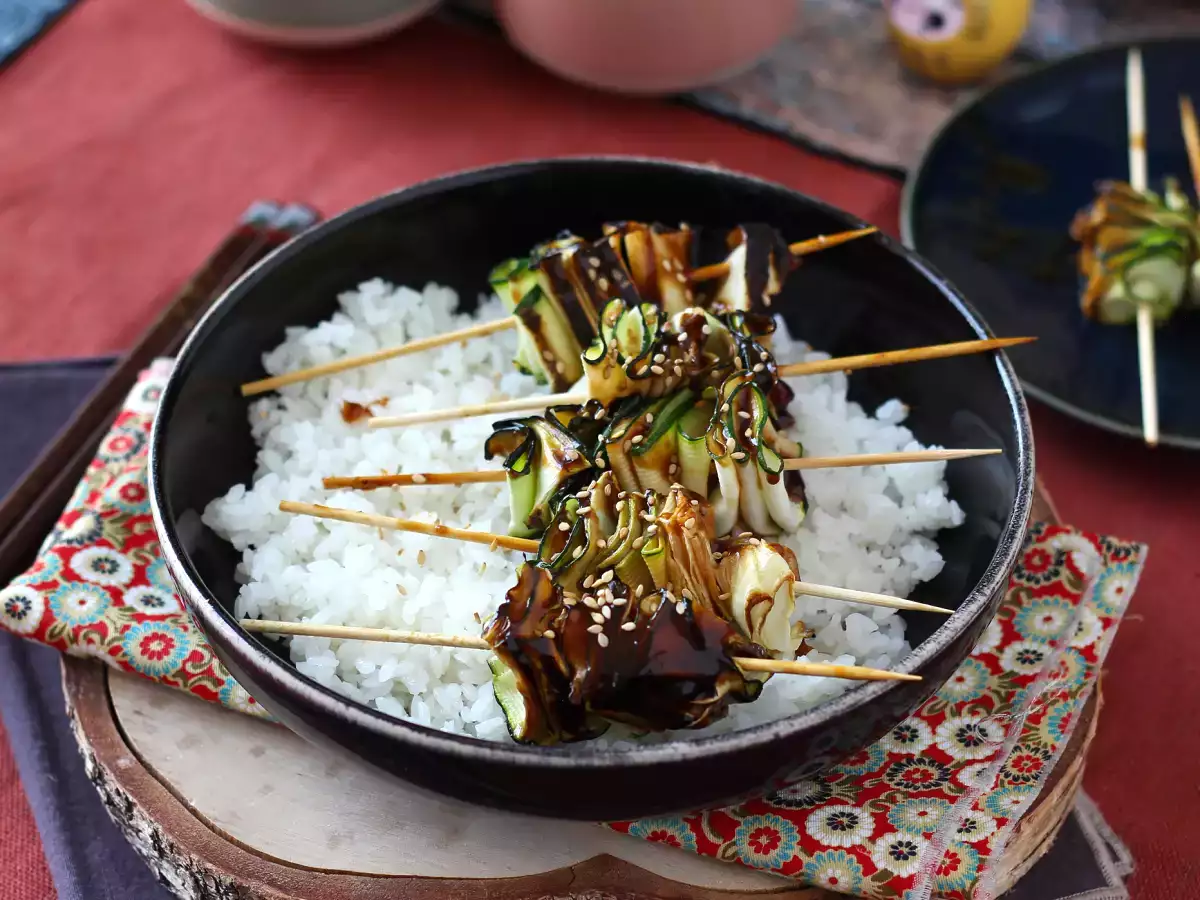 Kebab cukini dengan saus Asia yang lezat dan pedas - foto 4