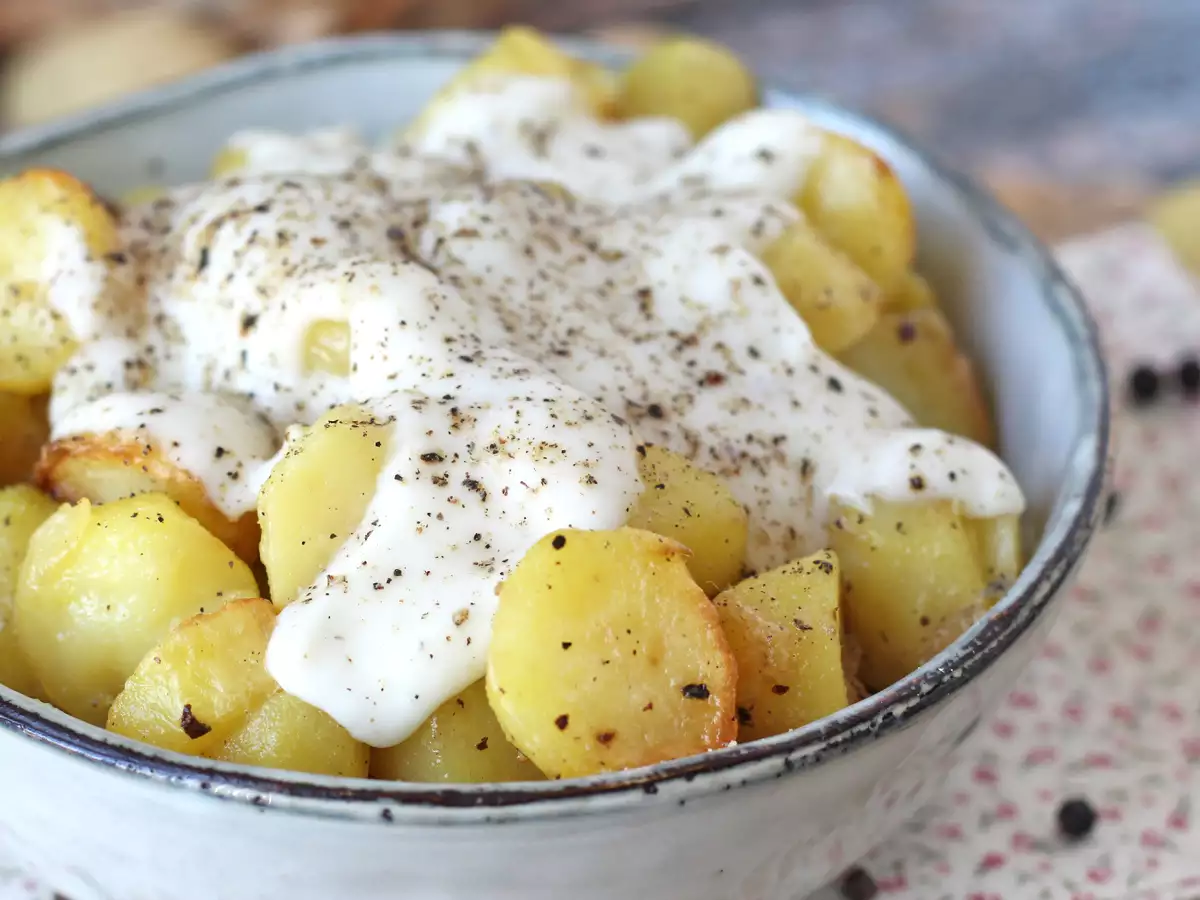 Kentang cacio e pepe panggang yang lembut: hidangan pendamping mudah yang membuat semua orang tergila-gila! - foto 3