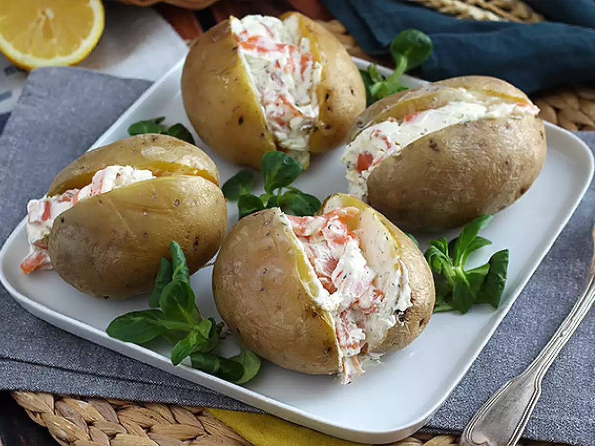 Kentang yang diisi dengan salmon asap dan fromage frais - foto 2