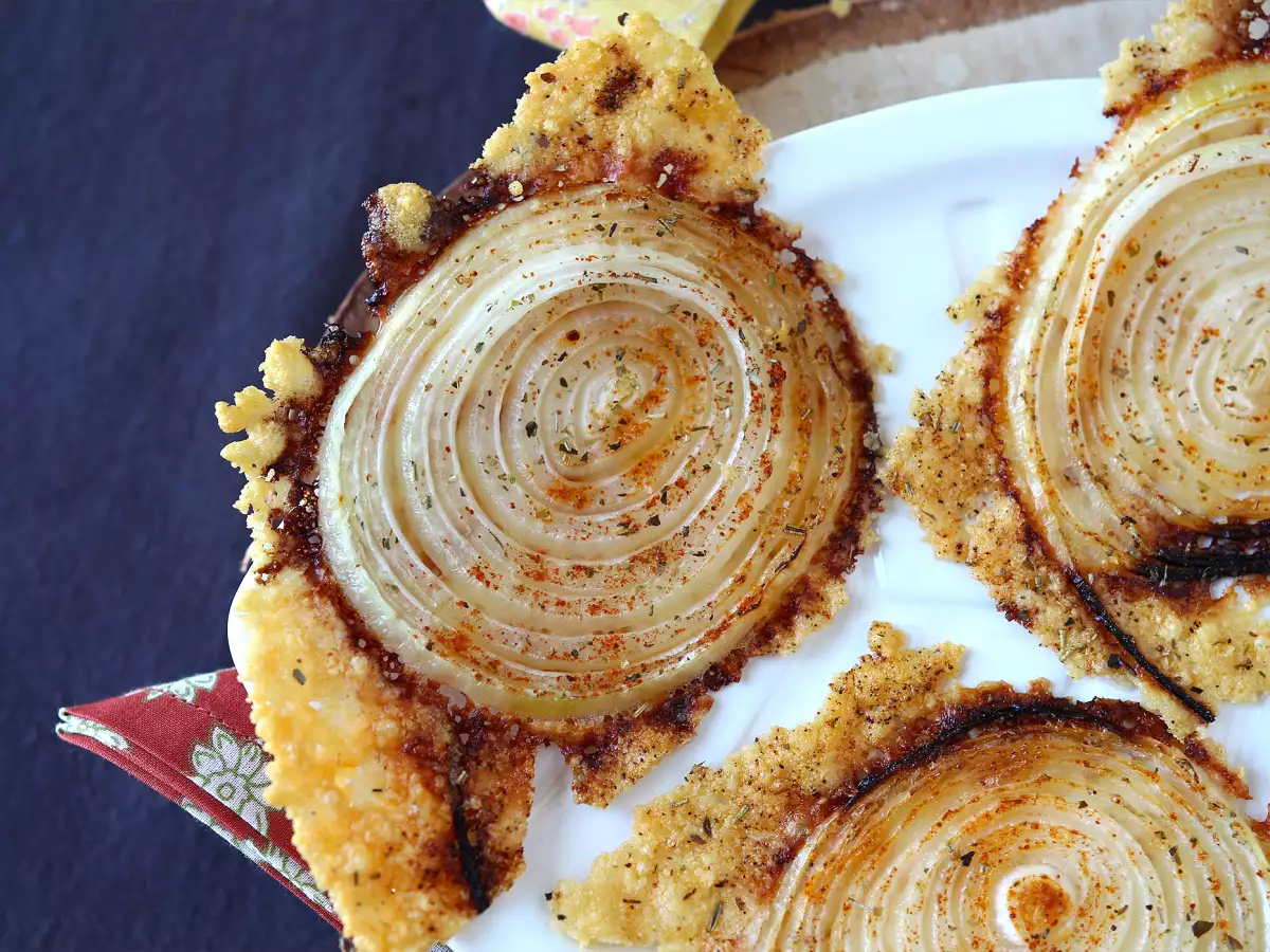 Keripik bawang bombay dan parmesan buatan sendiri yang super renyah - foto 3