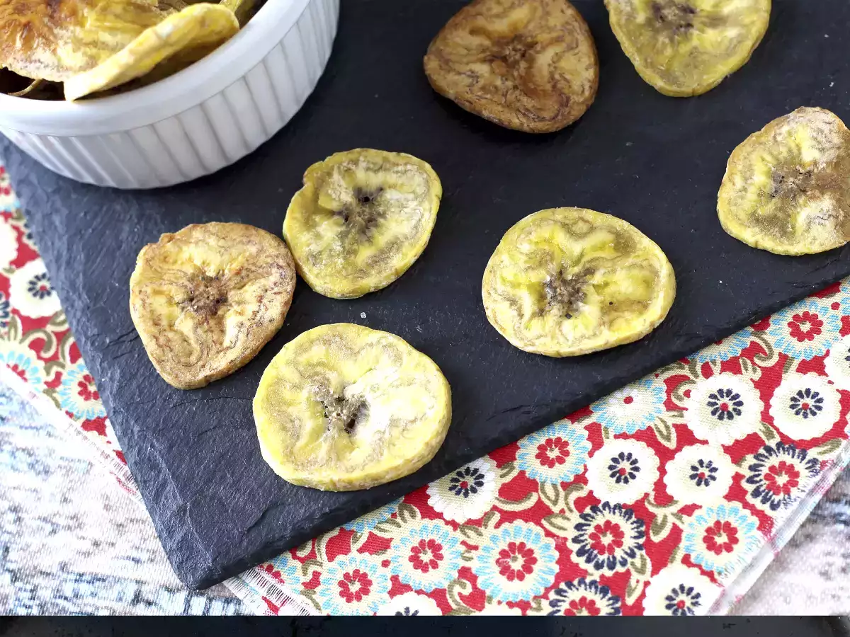 Keripik pisang raja yang dipanggang dalam oven - foto 3