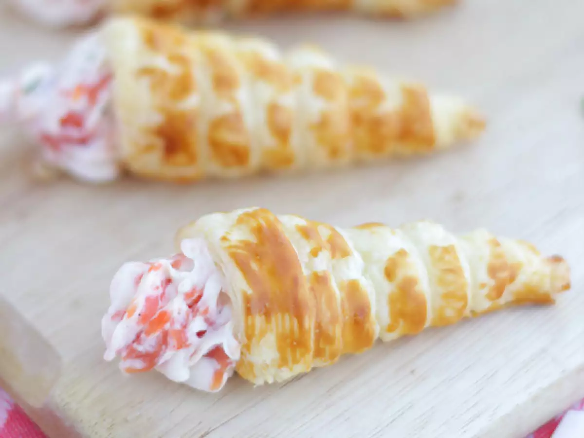 Kerucut Pastry Salmon dan Kucai